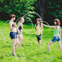 Hula hoop – w pojedynkę czy w grupie?