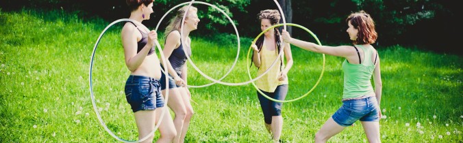Hula hoop – w pojedynkę czy w grupie?