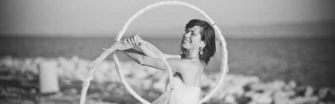 Panna młoda z hula-hoop